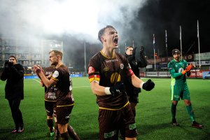 Markus Nakkim jubler for kvalikspill etter at MIF slo AAFK hjemme rett før jul 2020. 