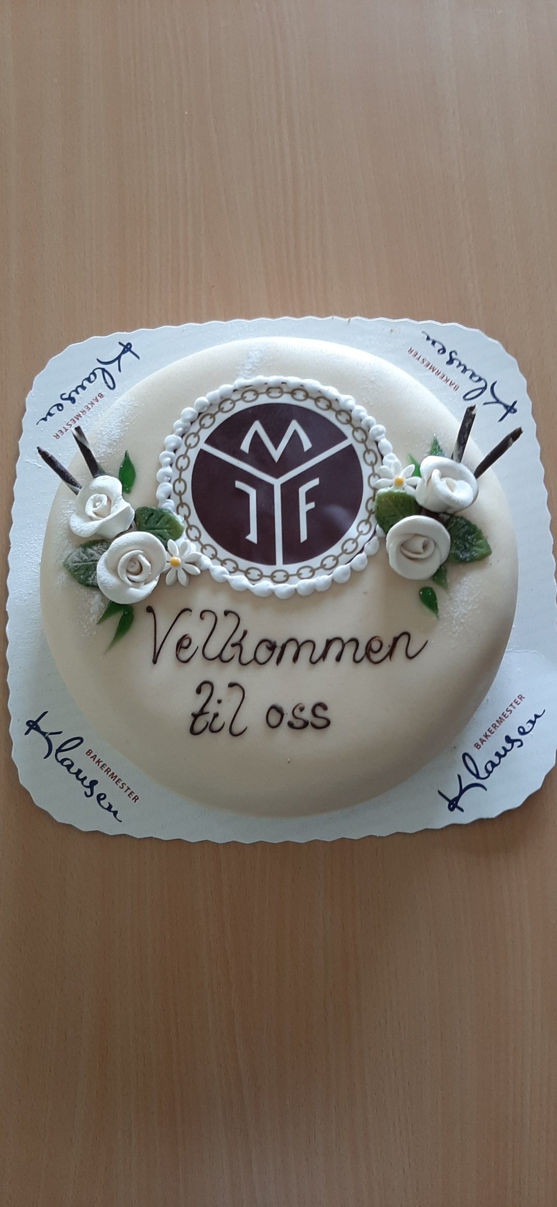 Deltakerne kunne blant annet forsyne seg av marsipankake fra Bakermester Klausen.