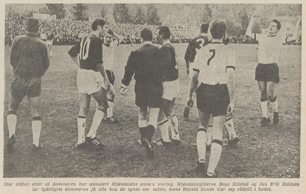 Dommeren kom i fokus da han annullerte et mål for Mjøndalen i semifinalen mot Rosenborg i 1968. Men det gikk heldigvis bra – bruntrøyene vant kampen og kvalifiserte seg til klubbens foreløpig siste cupfinale. Faksimile: DT-BB 30.09.68